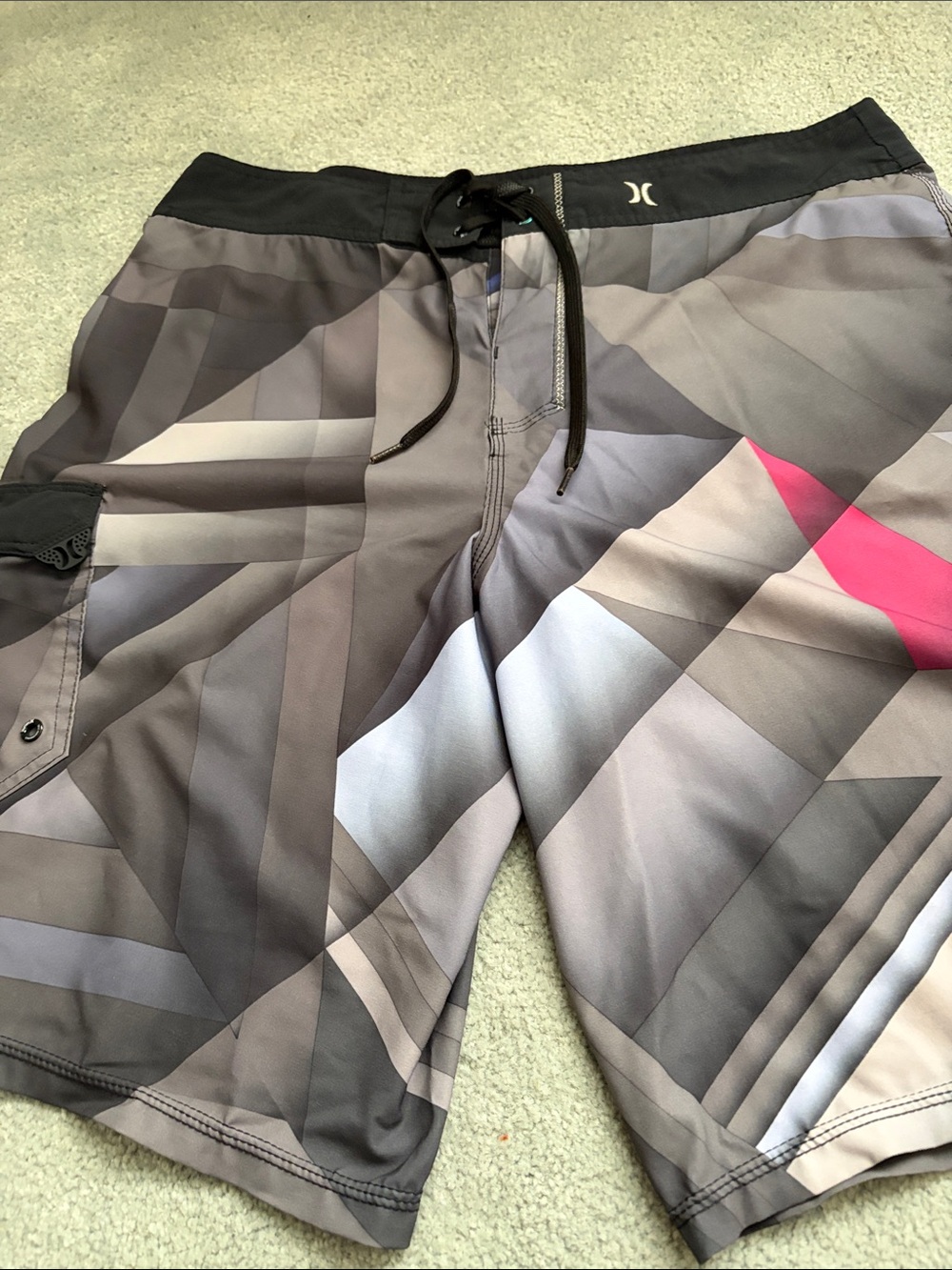 Hurley Men’s Gray Geometric Swim Board Shorts with Pink Accent
